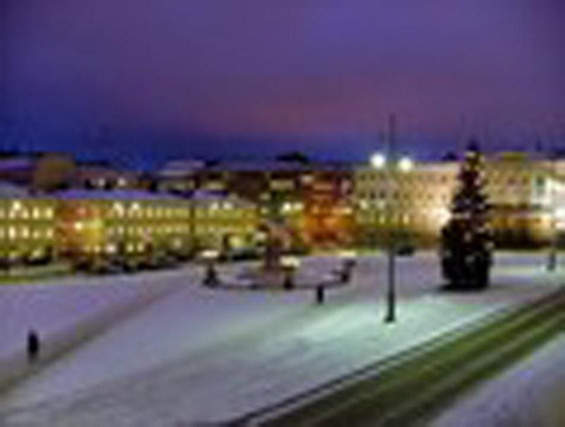 senate-square-in-winterhelsinki jonikCC